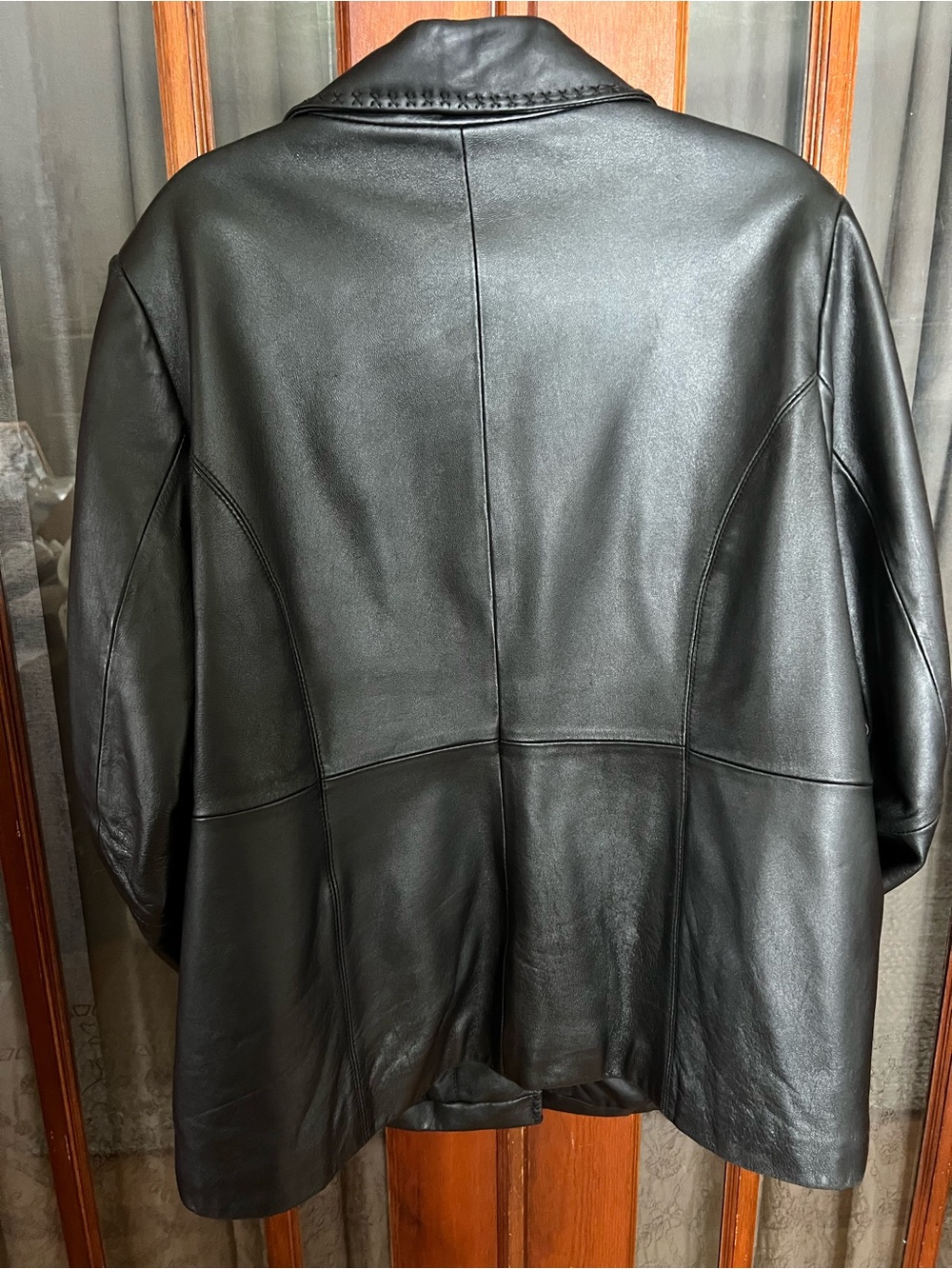 Beautiful Stitching Detail Black Leather Button Blazer Style Jacket - Picture 6 of 11